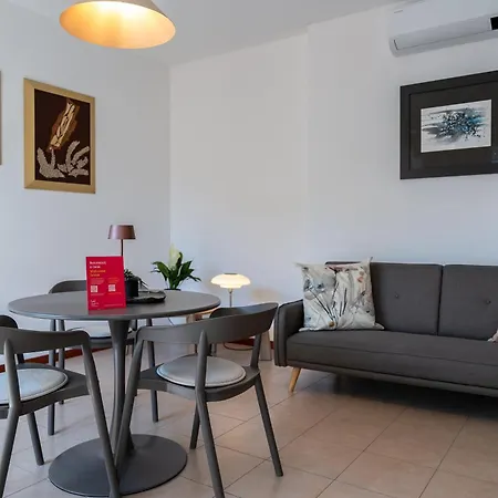 Blue By Wonderful Italy * Bellagio