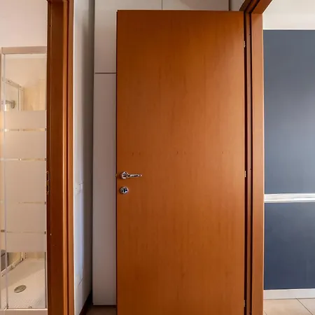 Blue By Wonderful Italy * Bellagio