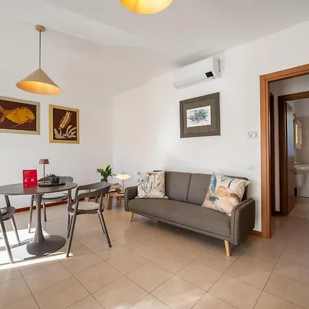 Blue By Wonderful Italy * Bellagio